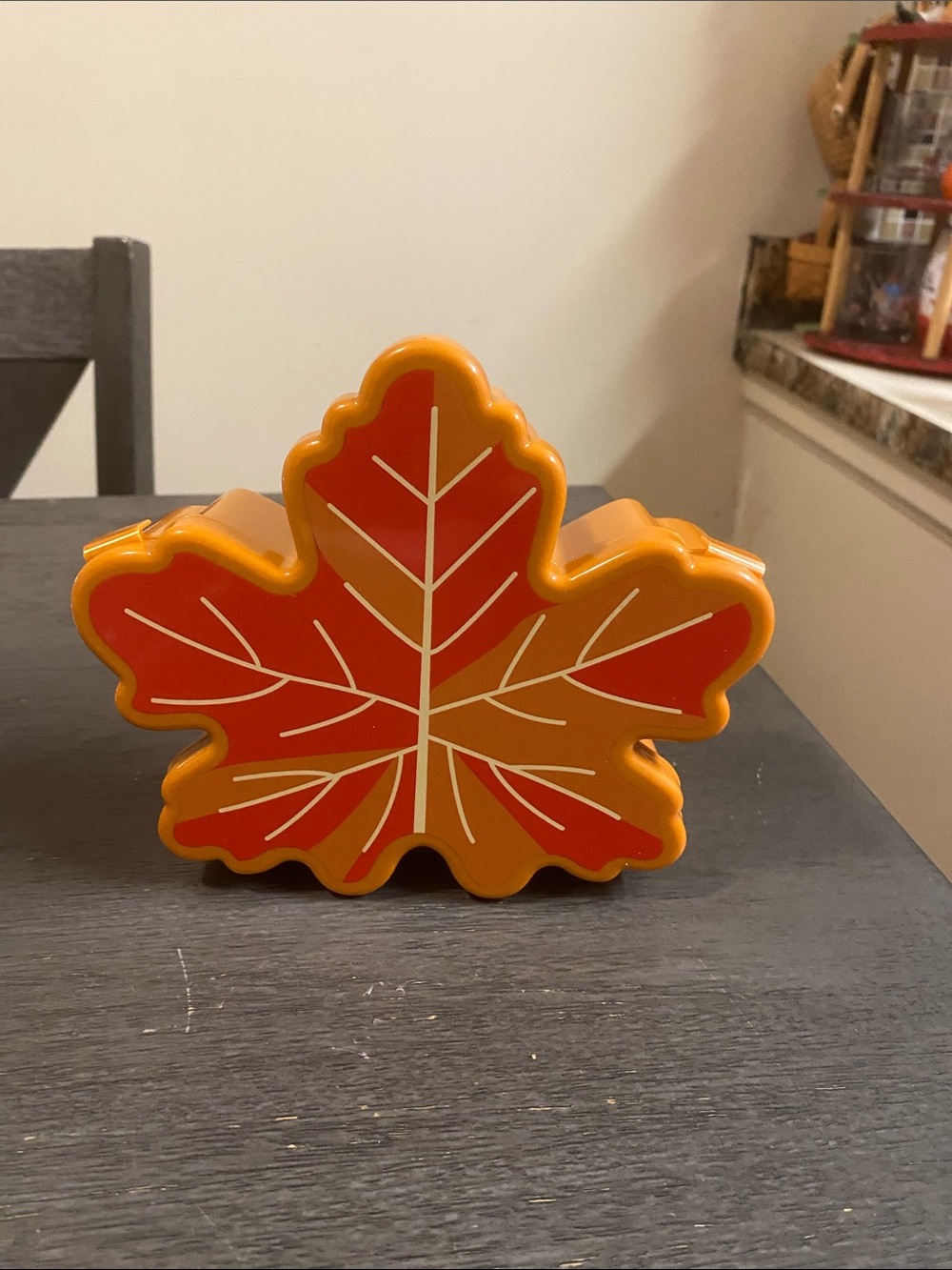 Leaf Shaped Snackle Box